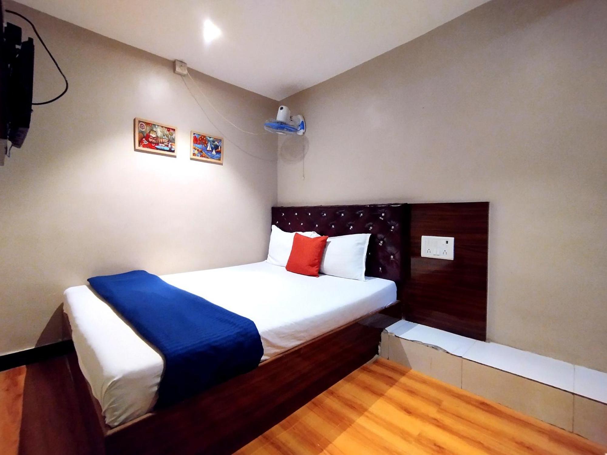Deluxe Room,1598575227:JPEG